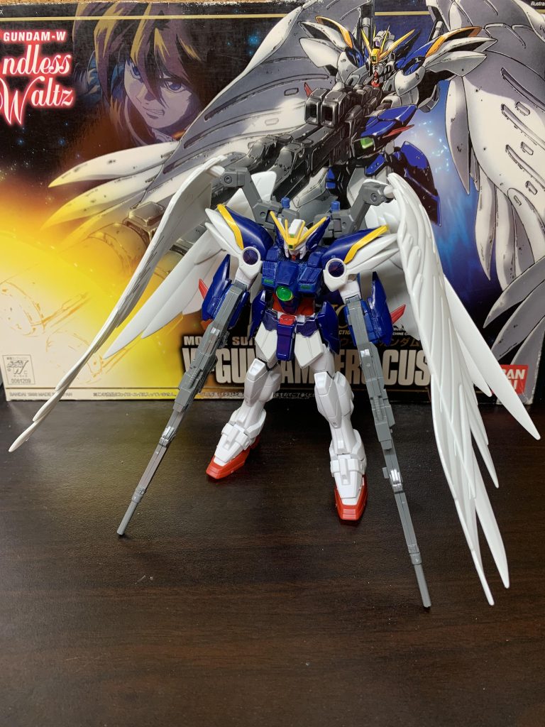 基本的にはウイングゼロに部品を貼り付けたり取り付けれるようにしました。