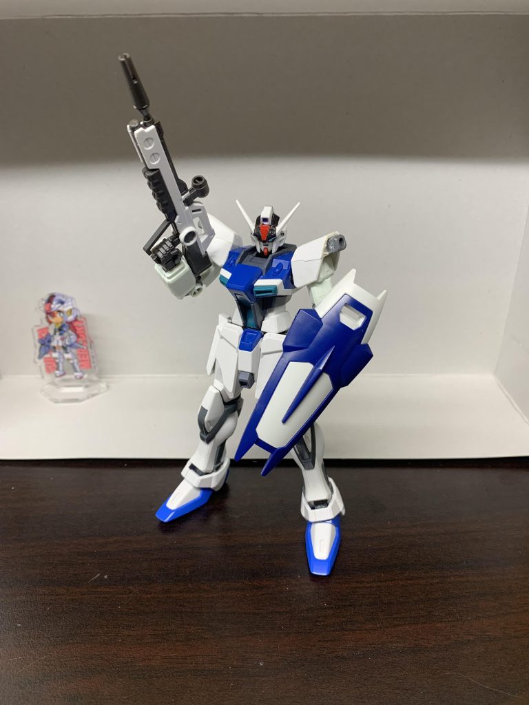 ノーマルタイプ　盾及びビームライフルを装備