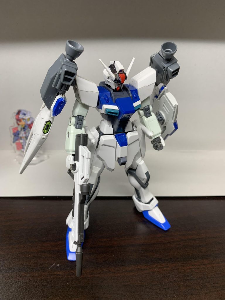 ファンネルタイプ　肩部分に二機のファンネルを装備