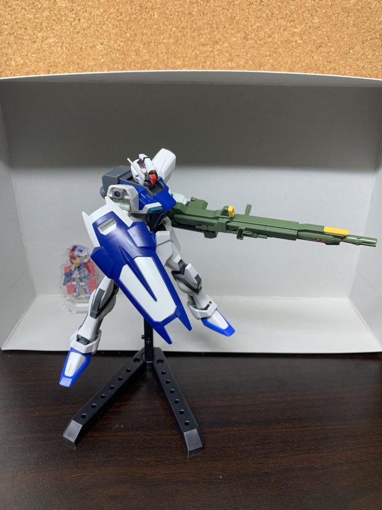 ランチャータイプ　ストライカーパックシステムを採用し、超高インパルス砲アグニを装備