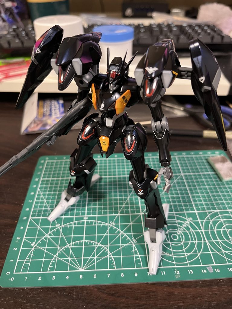 プリズムブルーブラック使ってみたい！でファラクトグラデ塗装がいっちゃんカッコええ！という思想からブルーブラック以外の場所は全部グラデ黄色はいいと思うけどフレームはやる意味あったのか謎