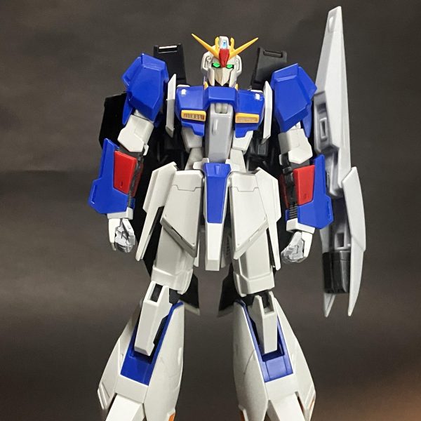 加工作業はほぼ終わりました。フライングアーマーの角度変更できる様にしてます。脚のポージングがし易くなります。LED化でお目々パッチリ。一応蛍光塗料も塗ってあるのでブルーライトでも光ります。（4枚目）