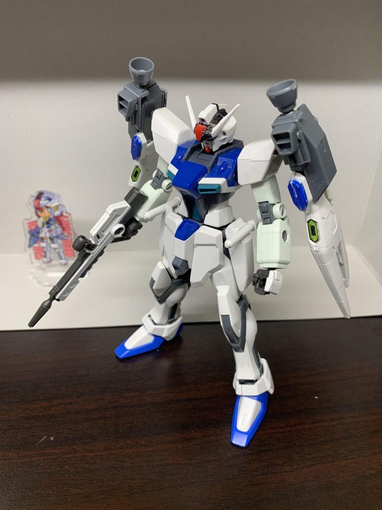 ファンネルタイプ　肩部分に二機のファンネルを装備