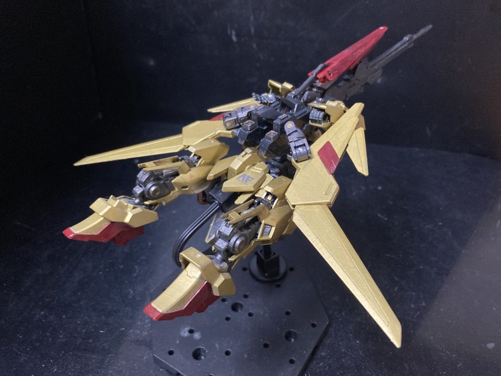 ウェブライダー形態。比較的あっさり可変できます。バックパックから機首とウイングを展開。脚部は根本からZガンダムと同じ可変構造に改造しましたので、形状がスッキリ