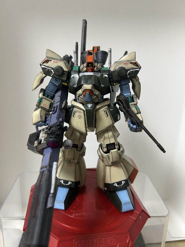 改造・ミキシングに使用したパーツ頭：Gキャノンマグナ（マスク）＋ウイングゼロカスタム（頬）肩：Gキャノンマグナ＋何かの足の甲のパーツ＋100均のデコレーションパーツバックパック：百式＋GP01fbのコアファイターよりいろいろ拝借ボディ：ガンダムシュピーゲル（コクピット部分）＋プラ板（襟部分） 