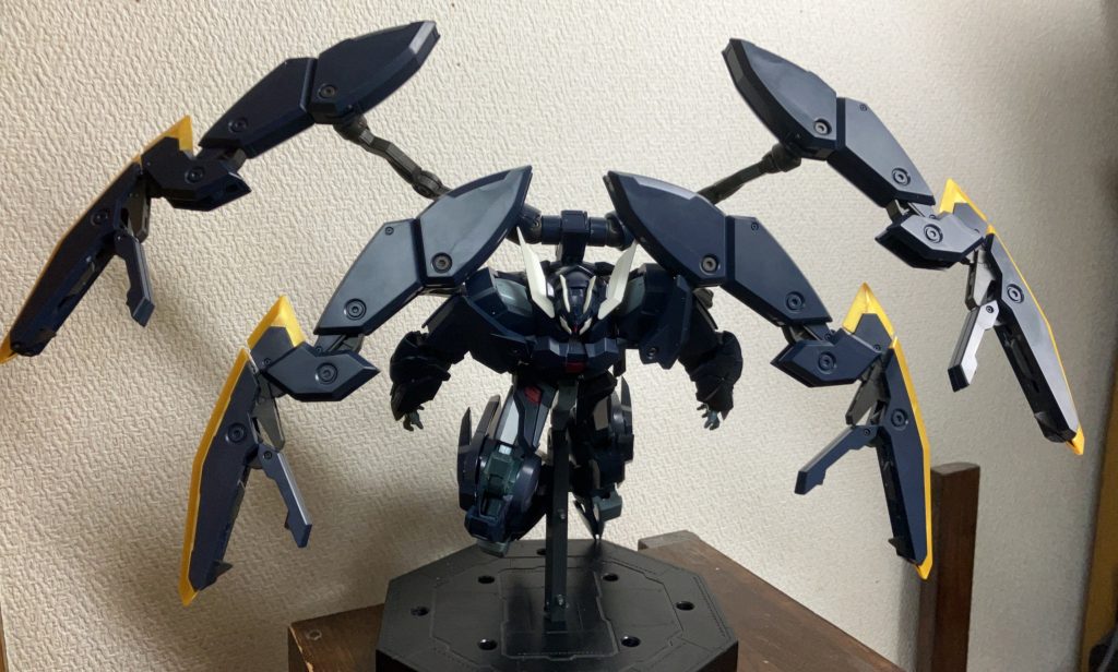 ポージングをしてみましたが、シールドプライヤーユニットを増やしてみるだけでもかなり印象変わりますね個人的に劇中再現ポージングはカッコよくて好きなんですよね