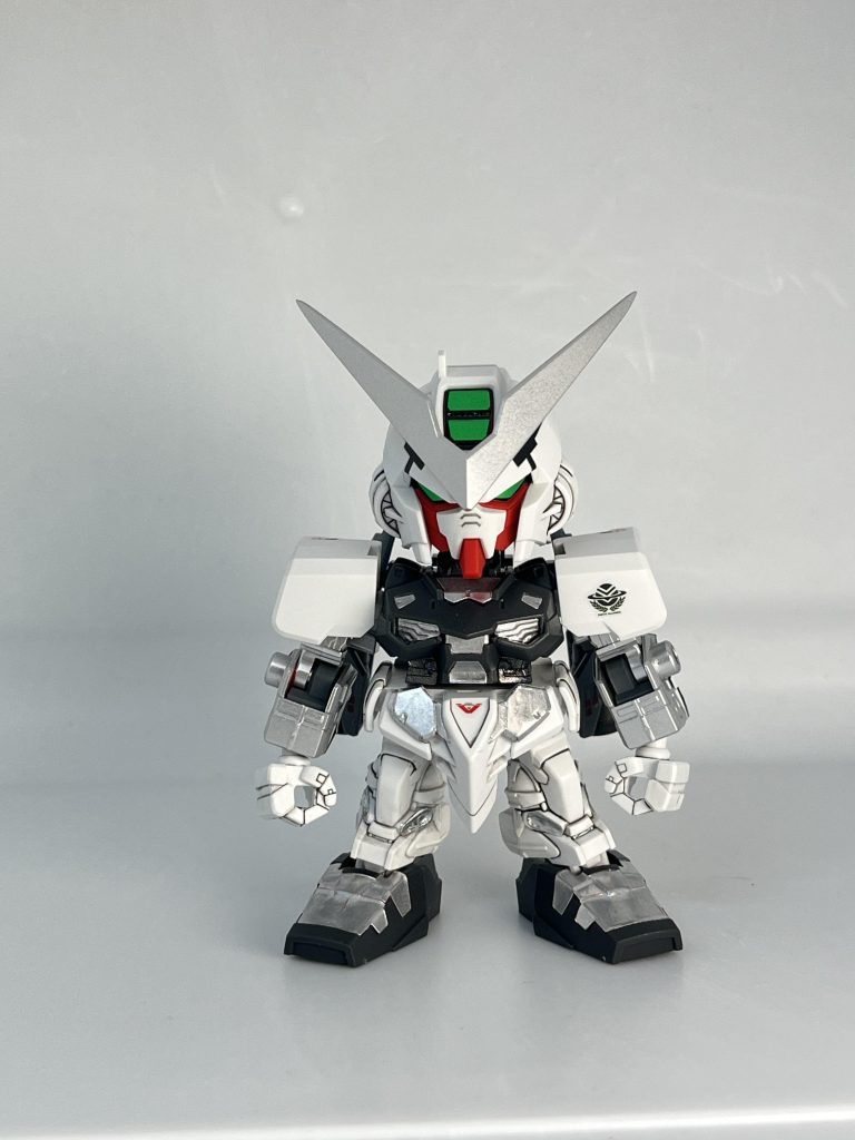 リメイクと言ってもSDタイプは塗装とか肉抜き穴とか考えるといろいろ苦行なので、シール･部分塗装で時短制作で取り組みました。