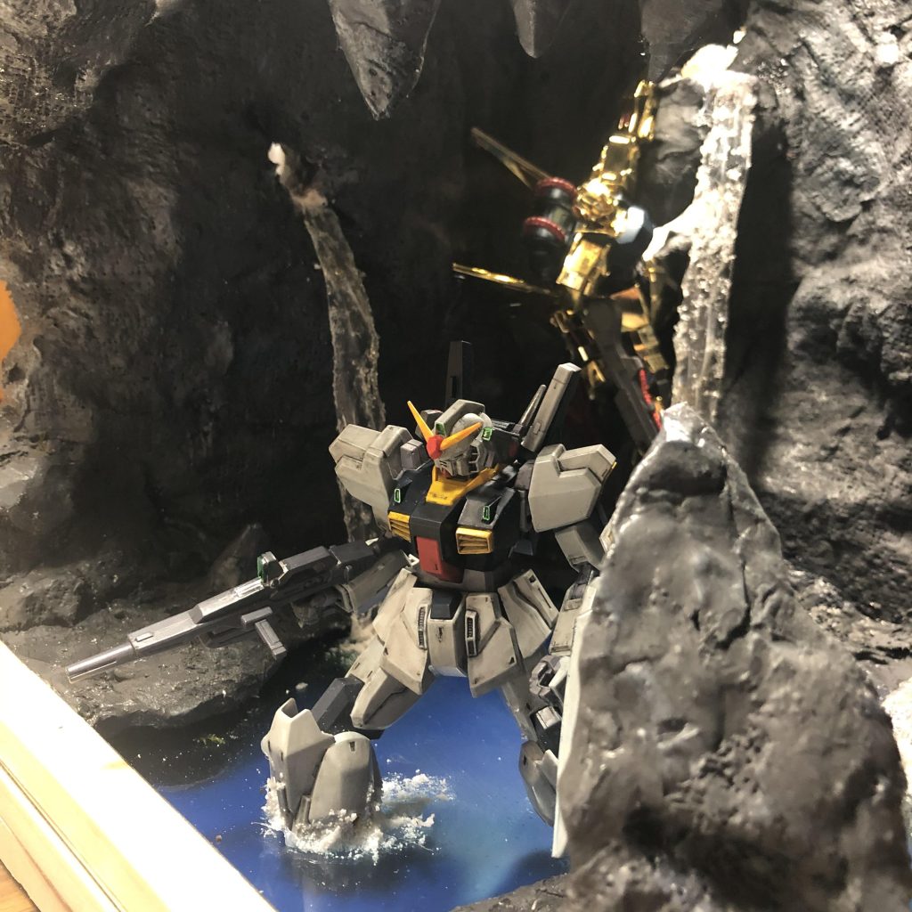 最後に長文最後までお付き合い頂き有難うございました😊バトンを繋いでくれた皆さんのように実践的なテクニックではありませんが、作品作りの一助になれば幸いです。作っていると「なんか違う」と途中で放置しちゃうこともたくさんあります。(上の写真・「ジャブローの風」8年放置)そんなこと気にせずどんどん作り、どんどん発表し、みんなで交流し楽しいガンプラライフをおくれたらなぁと思います。