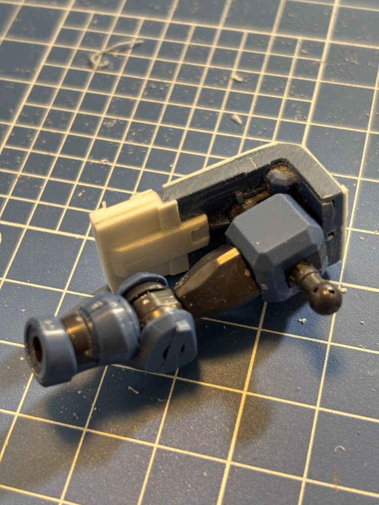 GQ 軍警ザク 黒い三連星カラー–2枚目/制作者:KEMUSHI