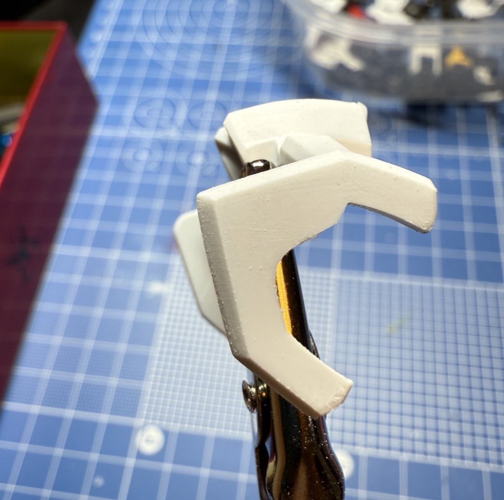 作品名：エッジ出しの練習！<p>バルバトス好きだけどMGとMGSDしかなくて、HGないやと思って最近店頭でも並んでるから買ってきた！ エッジ出しの練習！</p>
