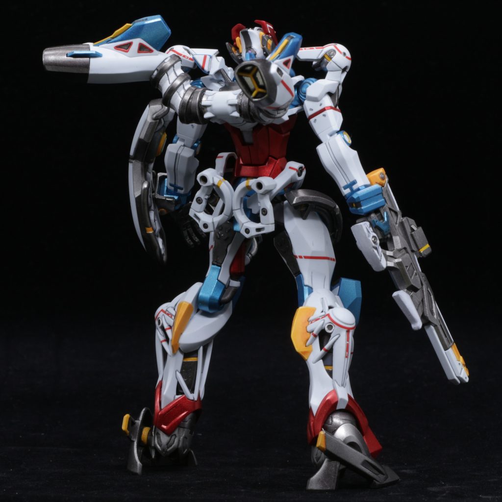 バックショットを一枚。モールドが邪魔して裏腿の合わせ目消しが大変でした。黄色いパーツはハイライトとグラデーションを施してありますが、写真ではほとんどわからないかも…。