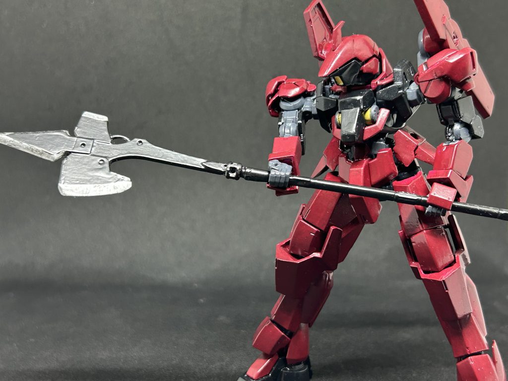 ホバーで飛びながら斧振るイメージが湧かないけど突きならできるかな？