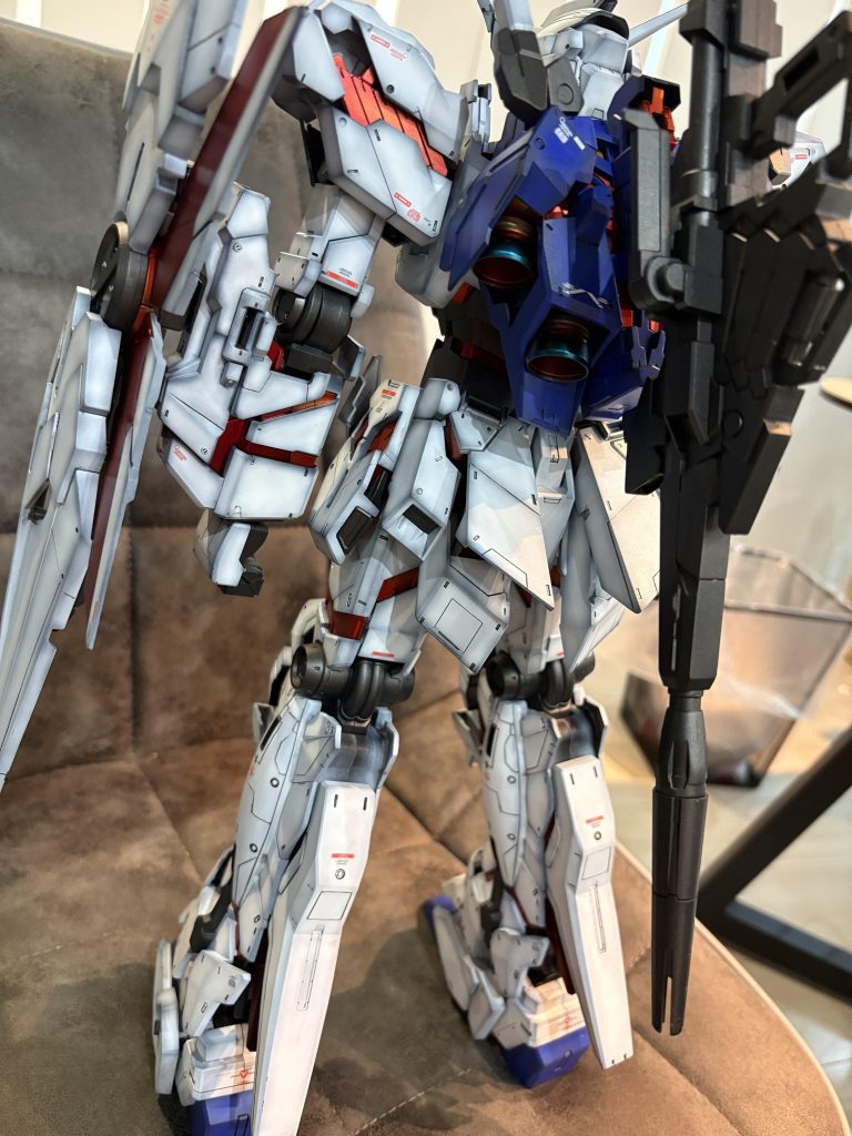 バックショットバーニアはシルバーに塗った後にチタン焼け風に塗装内側はメタリックレッドで