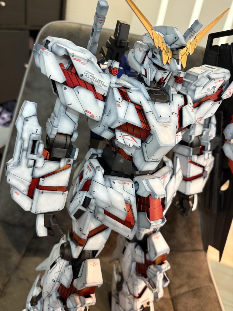 上からのあおりで