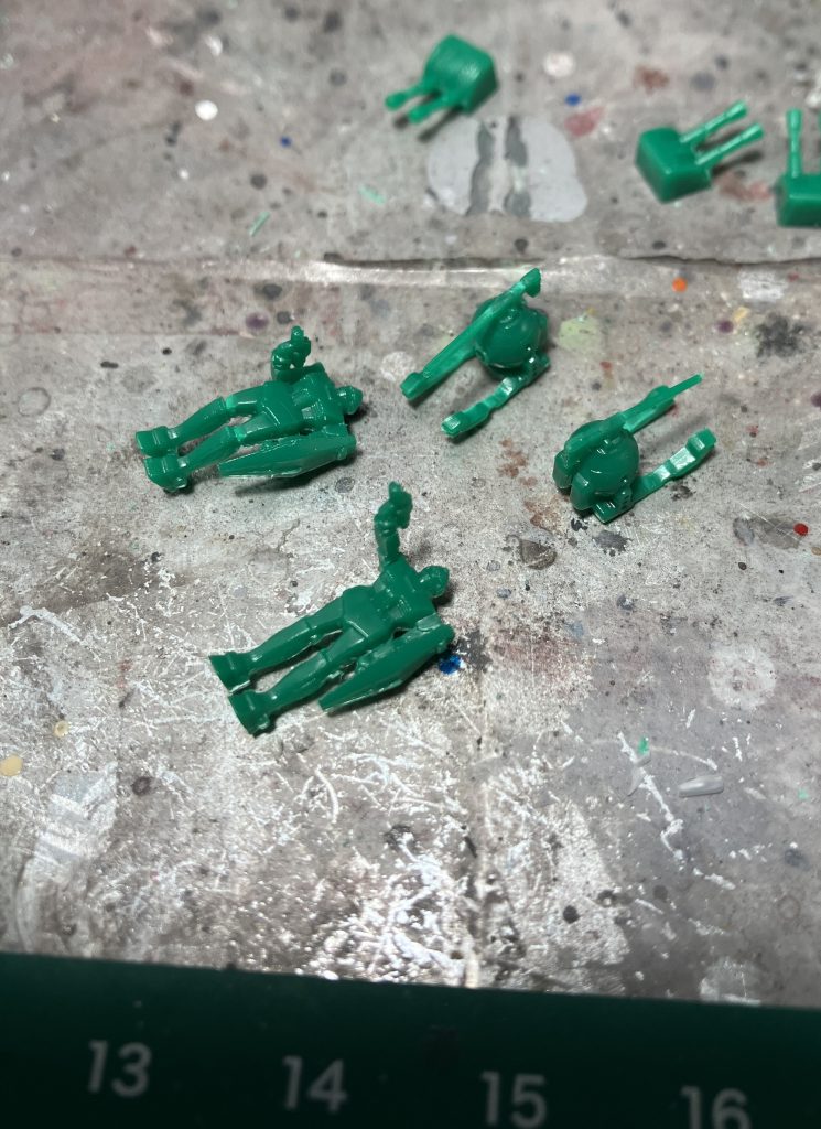 ボールの腕の肉は切り離し、ジムはポーズをつけてみました。