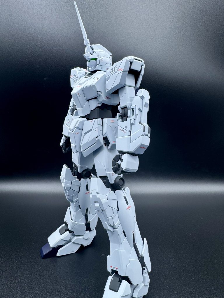 塗装ハゲが怖いのと長脚が気になったので今回はユニコーンモード固定で制作！