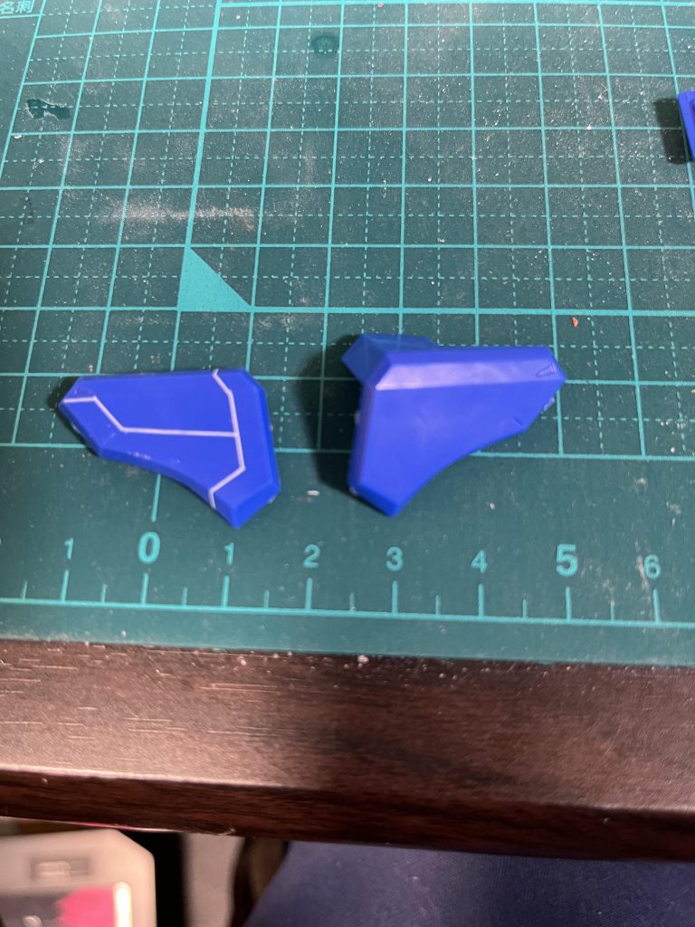 筋彫り難しい…