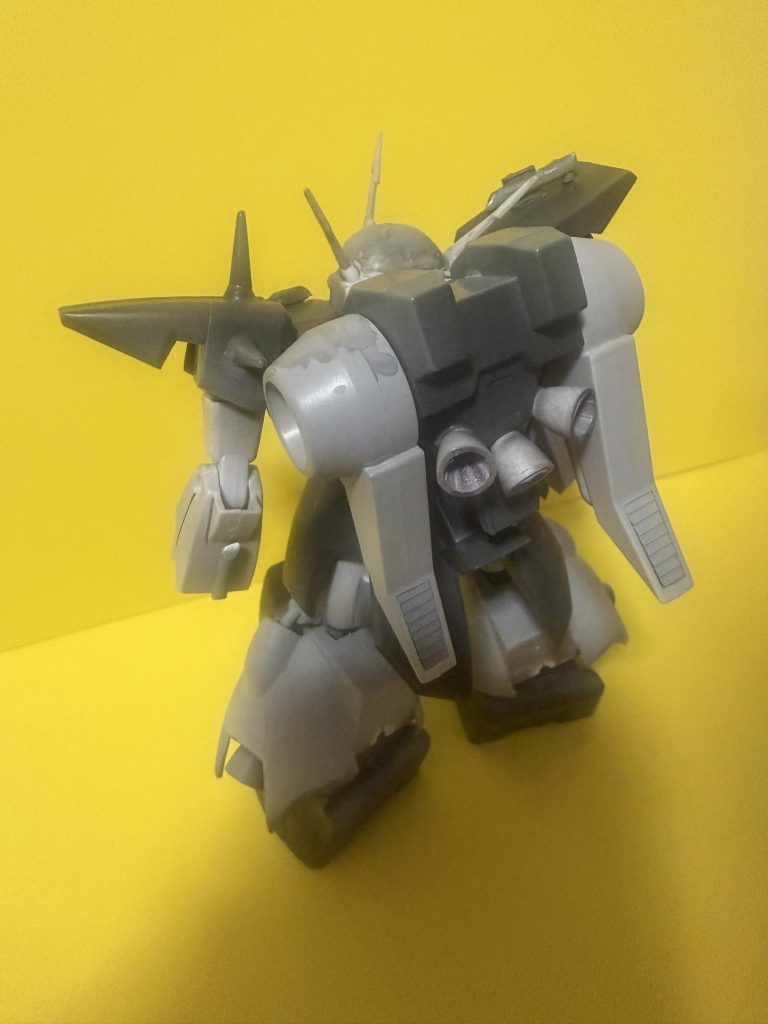 旧キットの為、接着と塗装が大変でした