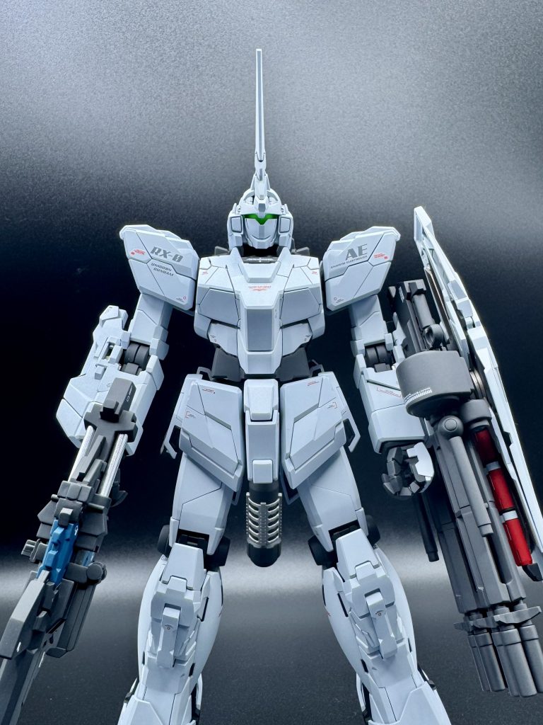 バイザーは適当なプラ板で製作しました。小分けして塗ったので色むらが凄くて塗っては落として塗っては落としての繰り返しで大変遠回りをしました😅