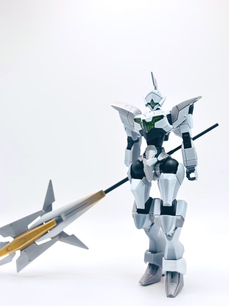 槍と盾を合わせてメイスにすることが可能です