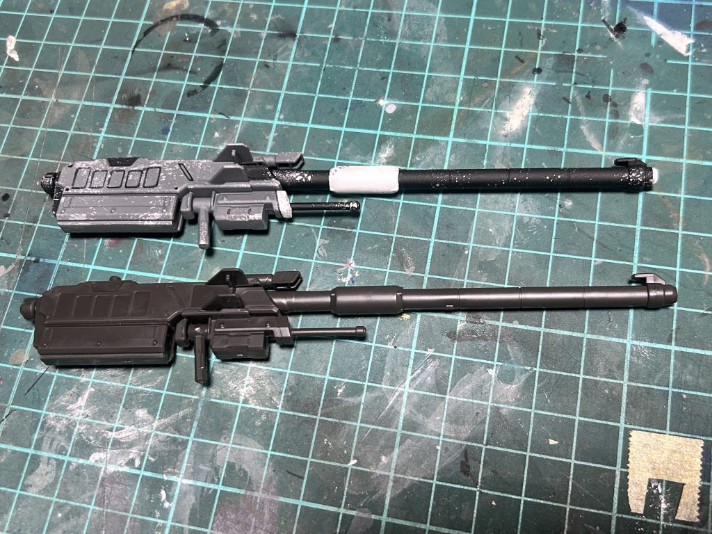 滑空砲だけ全塗装してあります。バルバトス本体はつや消し＋部分塗装＋墨入れ＋ウェザリングをしています。