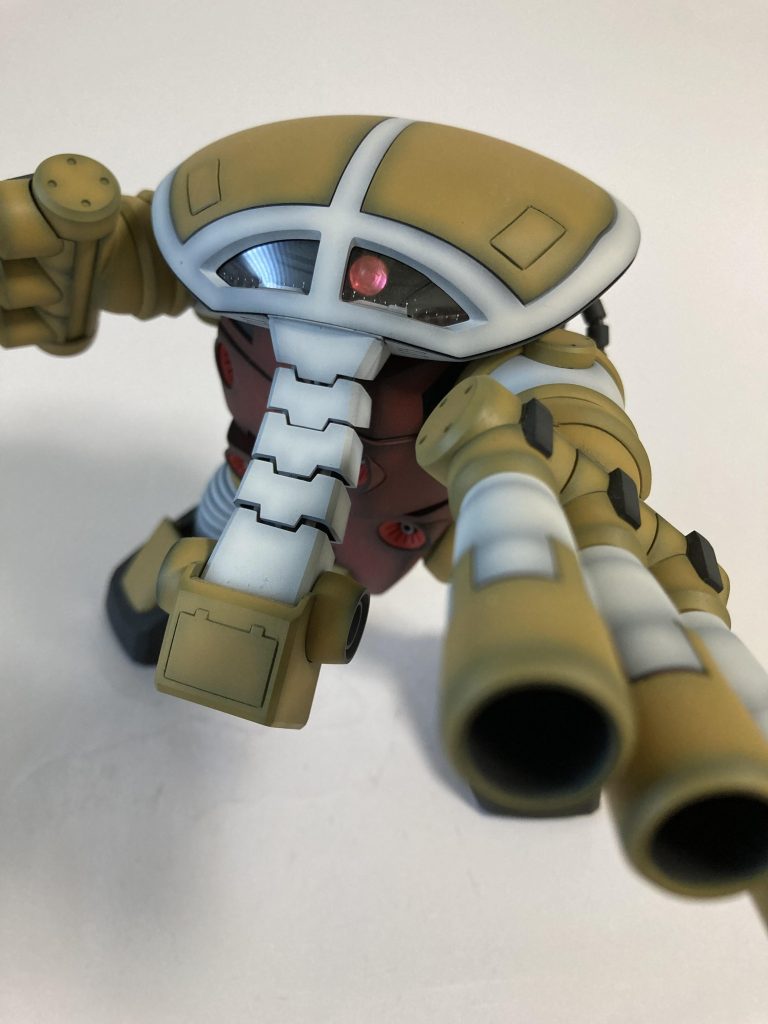 それでも劇中で動いているのを観ると、カッコ良く見えてくるから不思議…