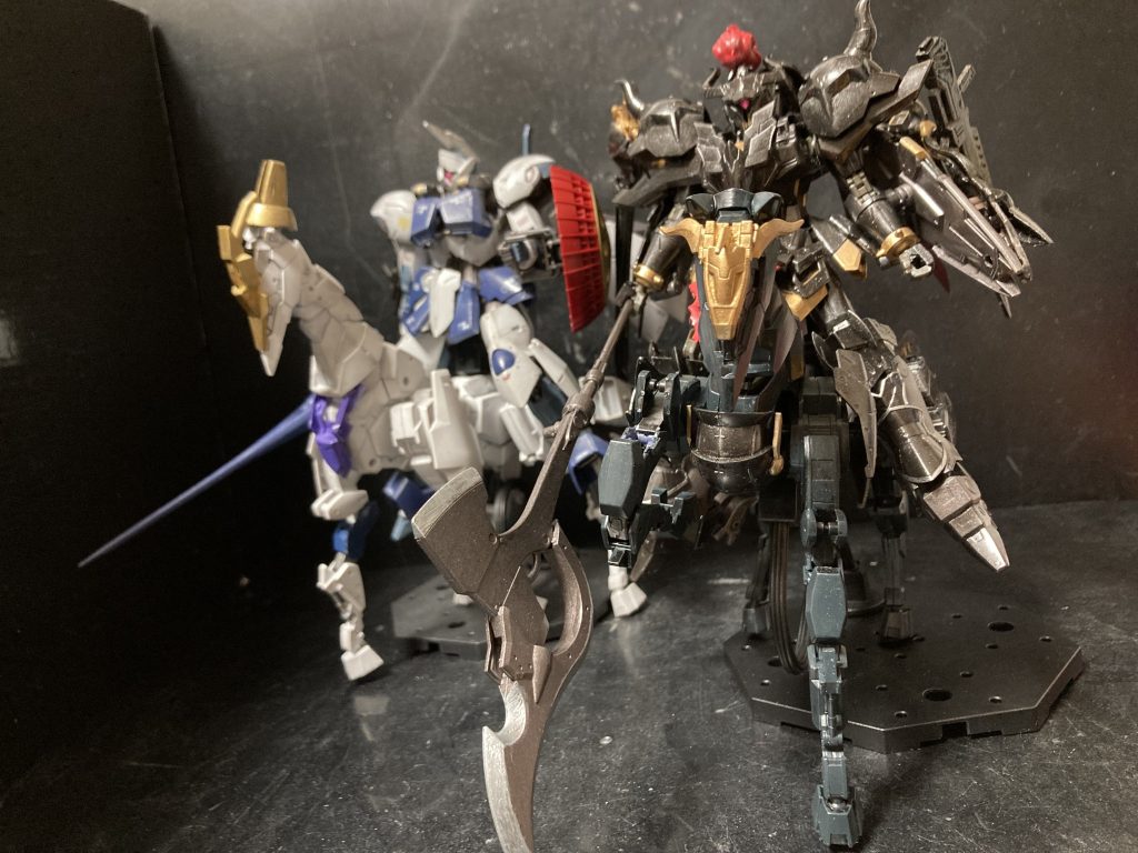 ところで突然ですがギャン(？)です。意識してなかったんですがギャンと対になる機体となりました。ギャンの馬も今回の改造と同じ改善をして騎乗しやすくなりました。(´ω｀2体並ぶと壮観です！ていうか、ギャンまだ投稿してなかったよ...。(;´∞`)投稿しなきゃだよ...。