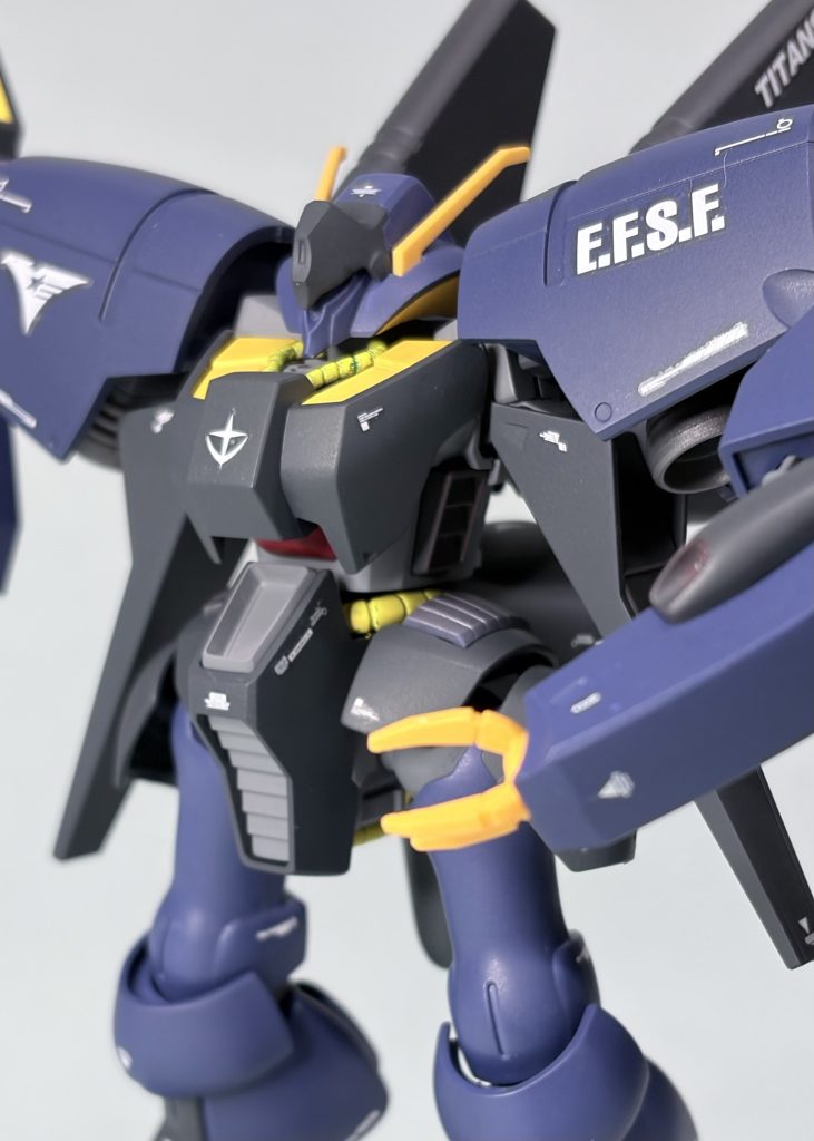 腕やら脚やら何気に合わせ目が多くて予定よりだいぶ時間がかかってしまいました。