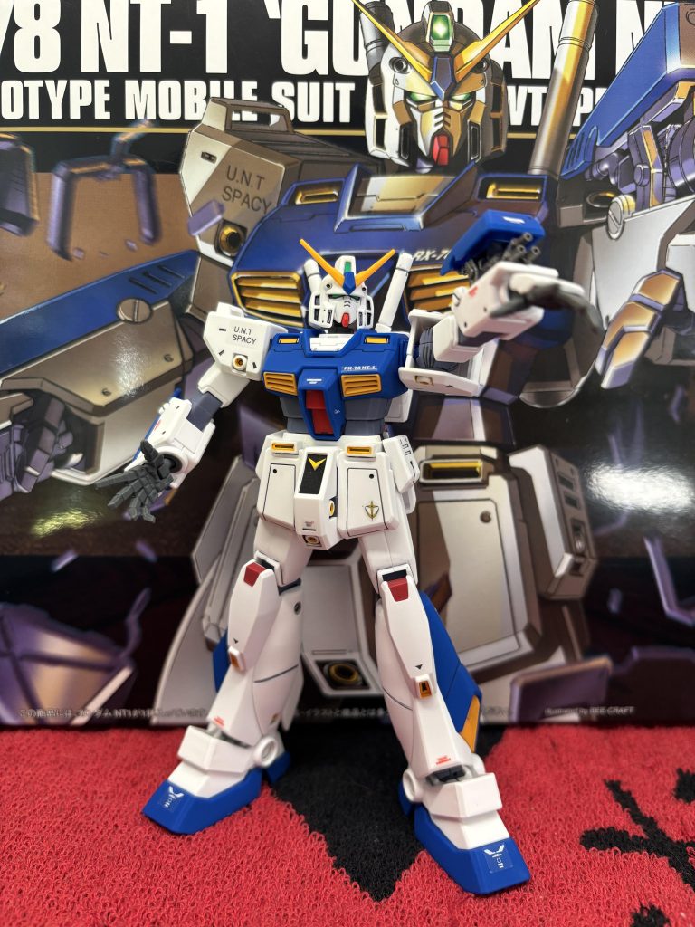 箱絵ポーズ。右腕は箱絵のようには曲がりません。