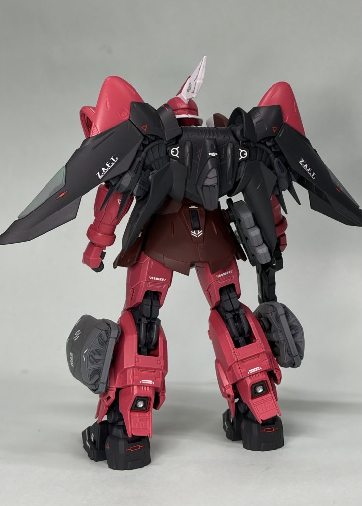 キットはプレバンから発売したモビルジン(ミゲル専用機)を使用。。