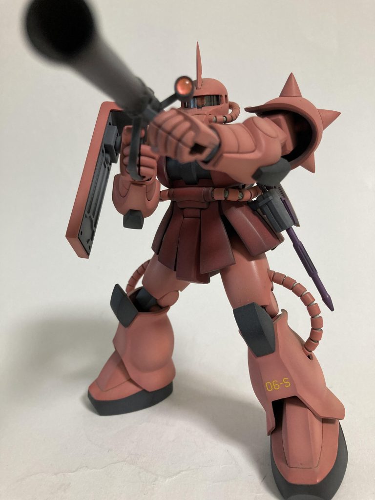 ガンダムにマシンガンが効かないので、バズーカばっかり持ってたイメージ