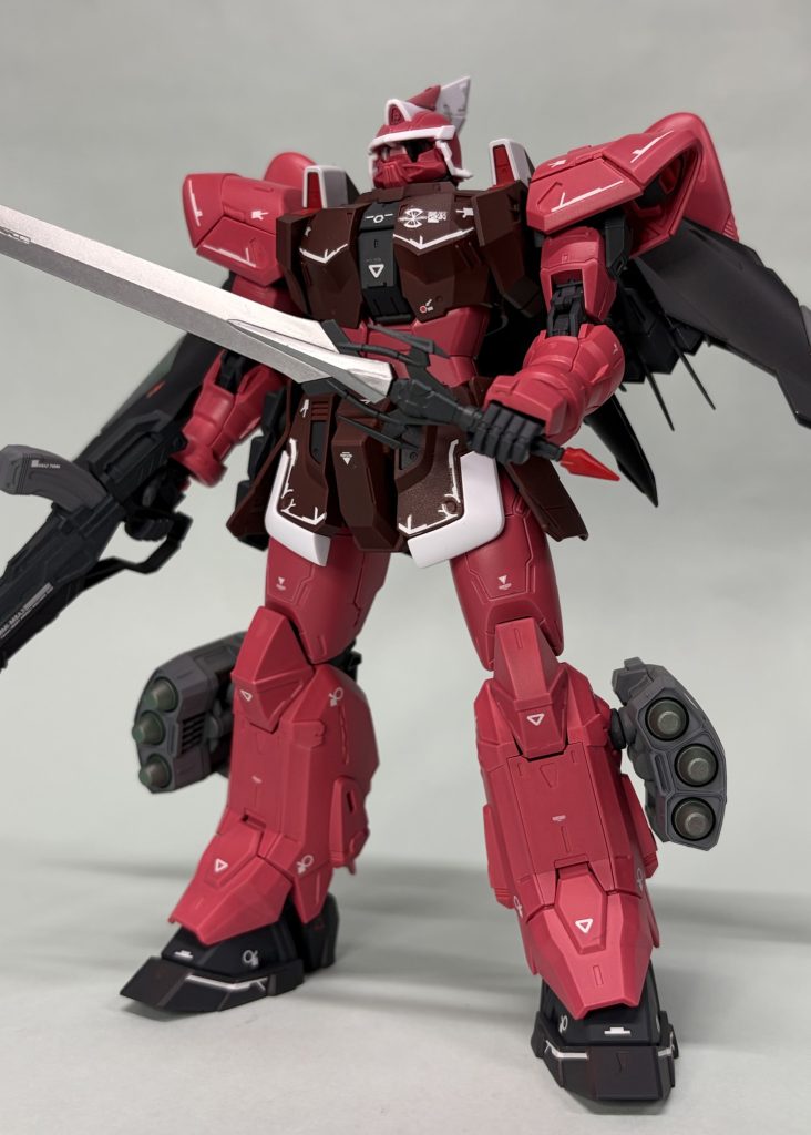 SEED系MGは初めてでしたが専用デカールがついているのでザフトマークやザフトっぽいコーションマークを持っていなかったから色々助かりました。