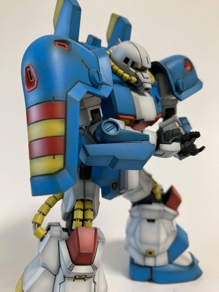 大佐と謎の小娘を救出