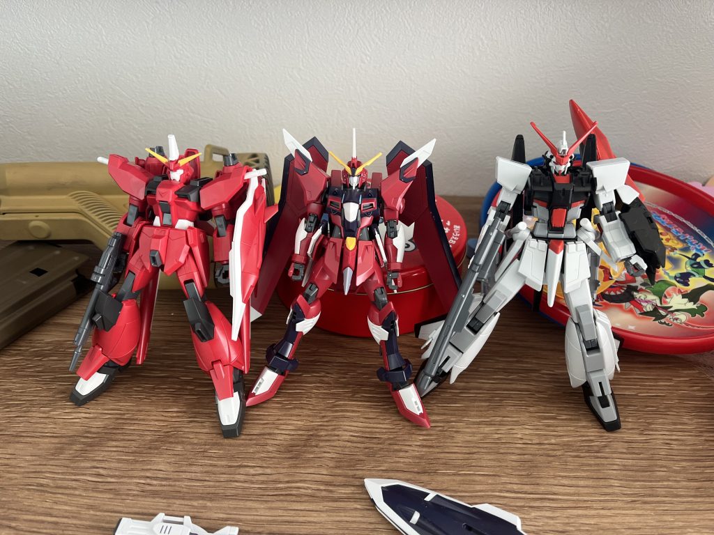 パチ組←セイバー古くてもカッコいい↑イモジャ足が細い・ヒロイックすぎる→ムラサメ改　ごつくてカッコいい飛行形態に変形できる3機SEED系らしいスマートさもありながら、戦闘機っぽいゴツさも出す制作イメージ