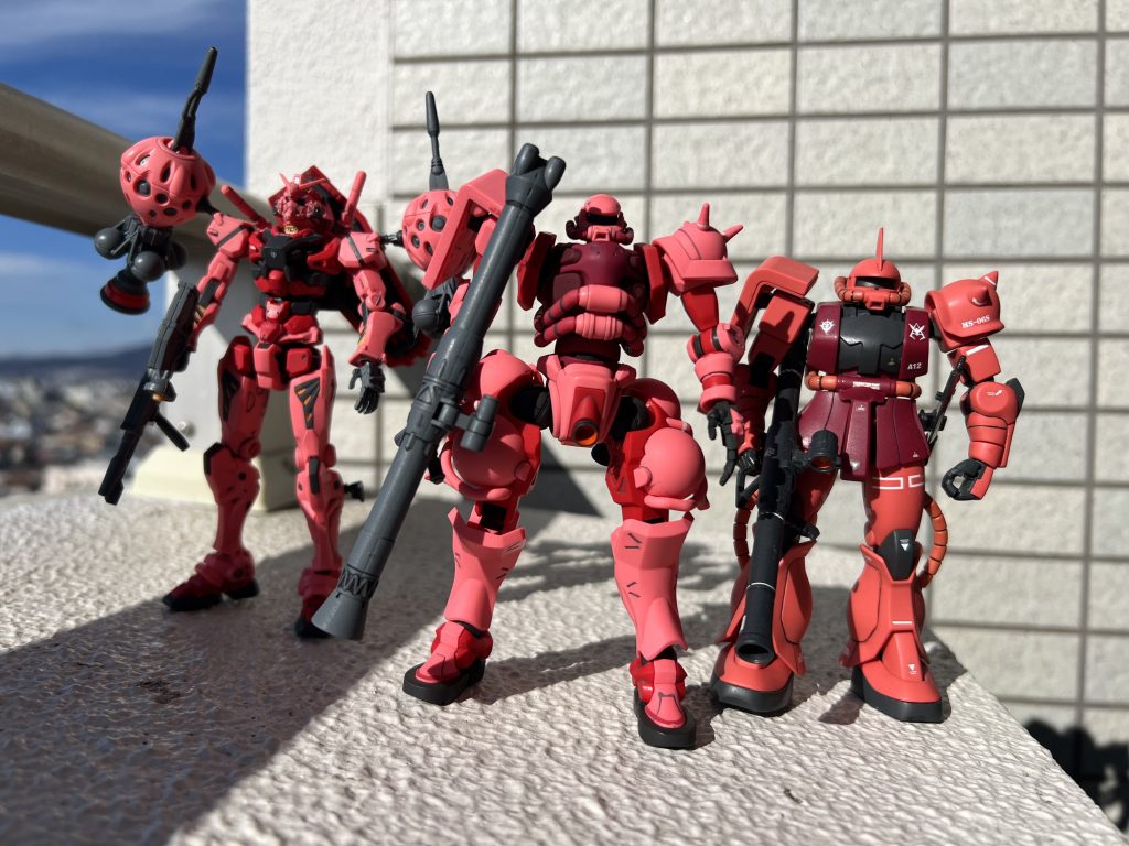 赤いガンダムの時も思いましたが、思ってるよりピンクが強く、なんだか「可愛いピンクなザク」