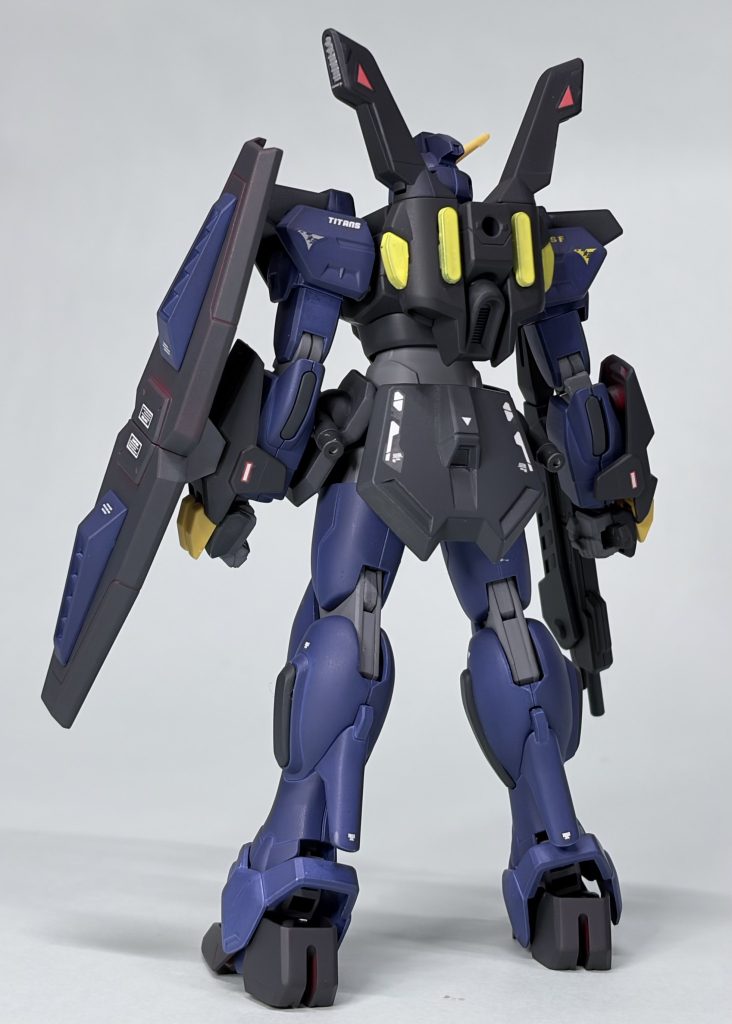 クリアパーツは色を変えれなかったのでそのまま塗装。