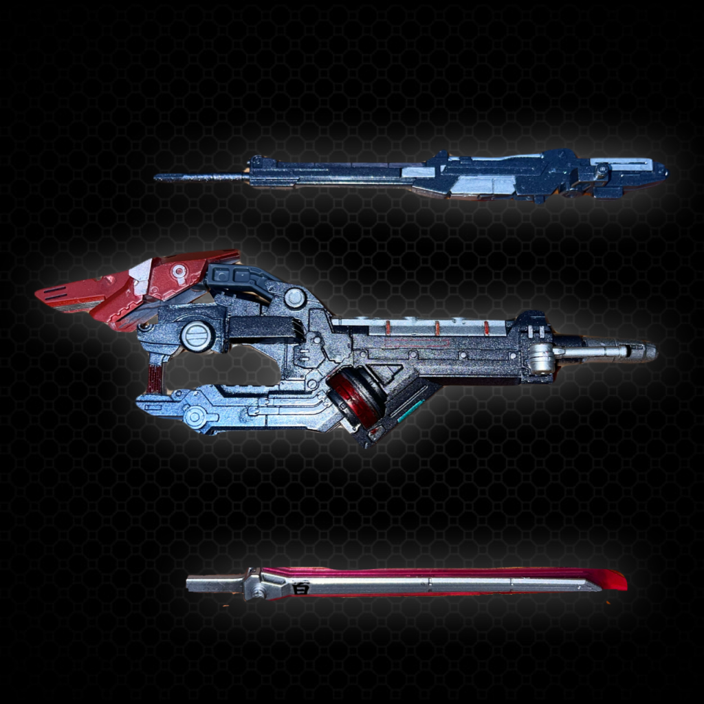 もう一つの火力不足に関して、近距離はサイドスカートに懸架したビームの刃を発生させることができる実体剣「緋色月影舞刃（スカーレット・ストレート）」を装備。中距離はのちにデルタプラスに正式採用されるビームライフルを装備。遠距離は百式が運用していたメガ・バズーカ・ランチャーを小型化した大型のレーザーキャノン「緋焔重破轟砲（スカーレット・ブラストキャノン）」を装備。