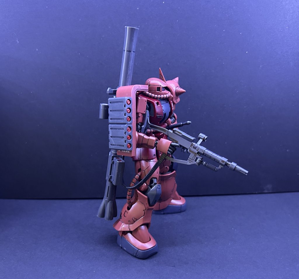 シャア専用ザクII–3枚目/制作者：ペーぺーモデラー