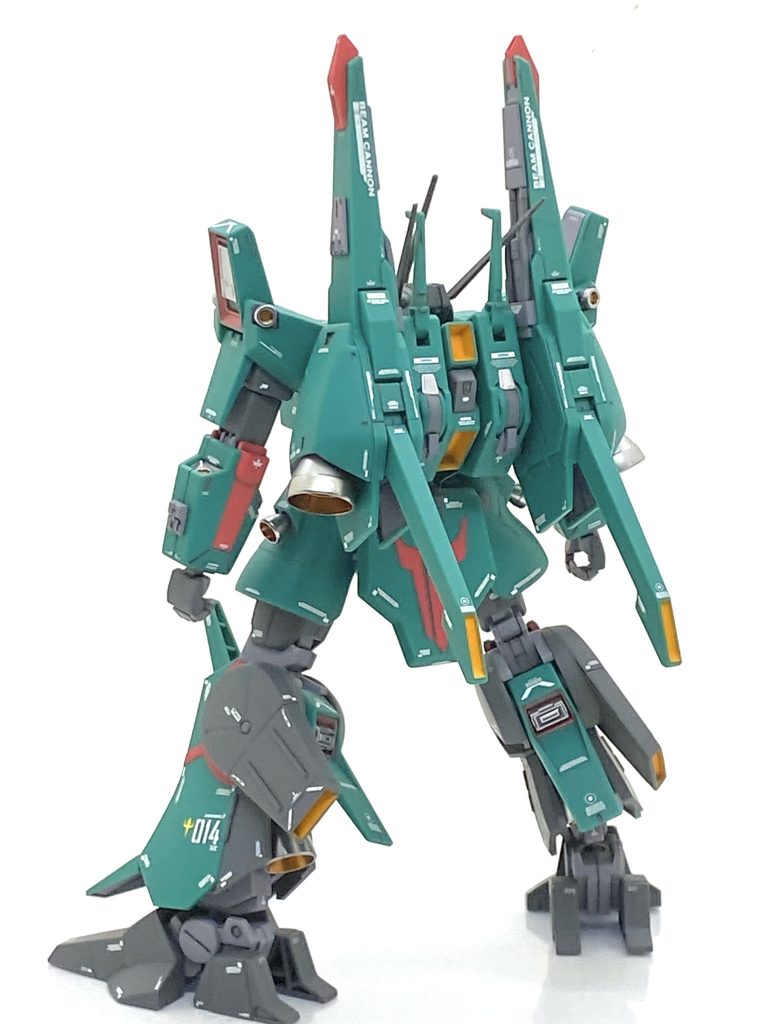 塗装箇所とカラーレシピ赤部→(クレオス)ガンダムカラーMSレッドオレンジ部→(ガイア)ビビットオレンジ装甲裏、追加凸部ディテール、肩部ビーム・キャノンメカ部等→(クレオス)ホワイト90%+ブラック5%+パープル5%動力パイプ、凹ディテール等→(クレオス)新ガンダムカラーMSグレージオン系インコム砲塔、各部バーニア外部→(ガイア)フレームメタリック(2)各部バーニア外内部→(タミヤ)エナメル・クリアーオレンジ胸部メガ粒子砲内部等→(クレオス)GXメタルレッド胸部紋章→(クレオス)新ガンダムカラー百式ゴールド