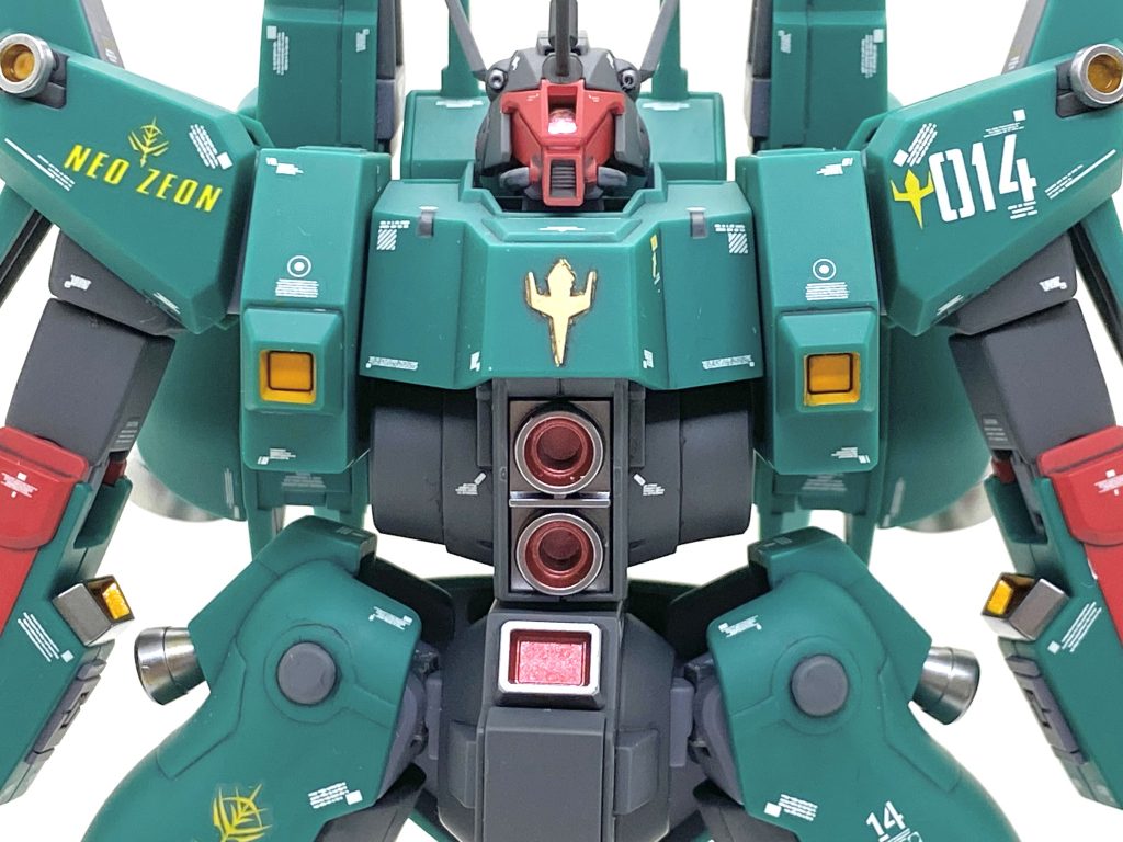 デカールはMG サザビーVer.KaをメインにMG シナンジュ・スタイン Ver.Ka、HGシナンジュ、ガンダムデカールDXガンダムユニコーン用、更にベルテクス、スジボリ堂のロボデカール等を使っています。