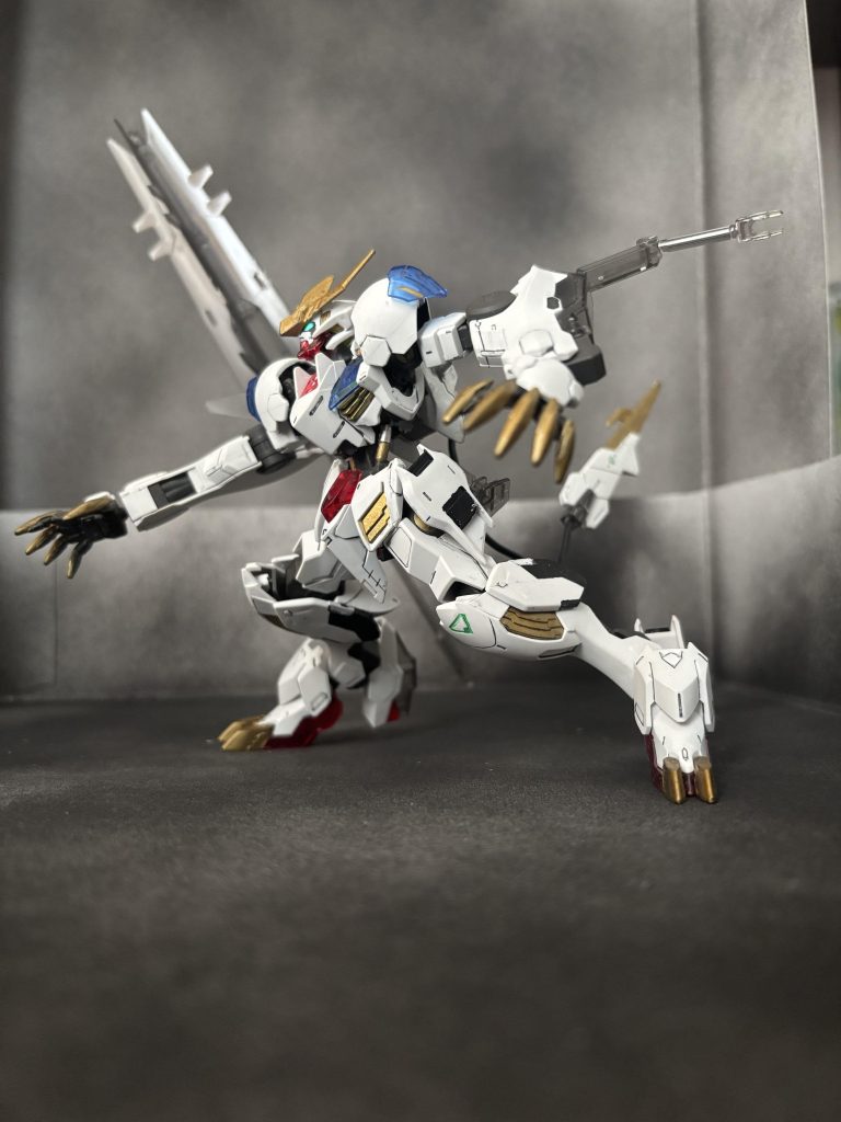 ガンダムフレームのシリンダー部分はやっぱ塗り分けた方が映えますね！