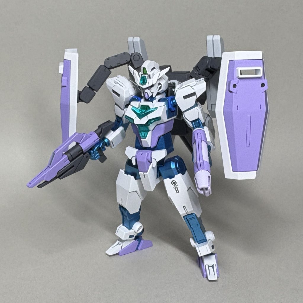 EZ-SR用バックパック装備(前)関節部分はガンダムマーカーGM17ガンダムメタブルーをガンダムマーカーエアブラシシステムで塗装し、ガイアカラーEXクリアーでコートしました。