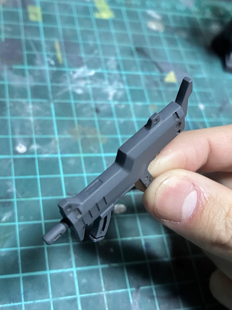 ライフルの合わせ目は消してます。