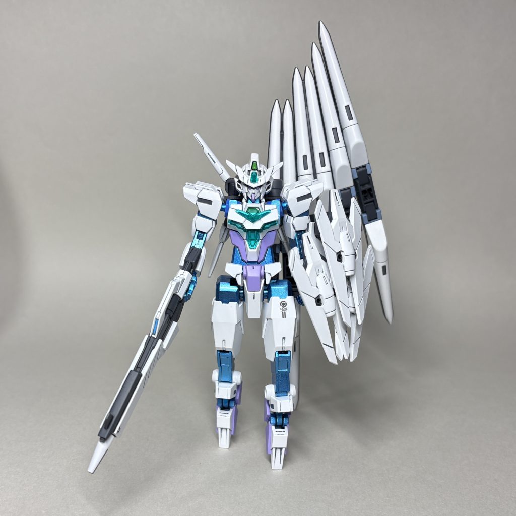 正面関節部分はガンダムマーカーGM17ガンダムメタブルーをガンダムマーカーエアブラシシステムで塗装し、ガイアカラーEXクリアーでコートしました。