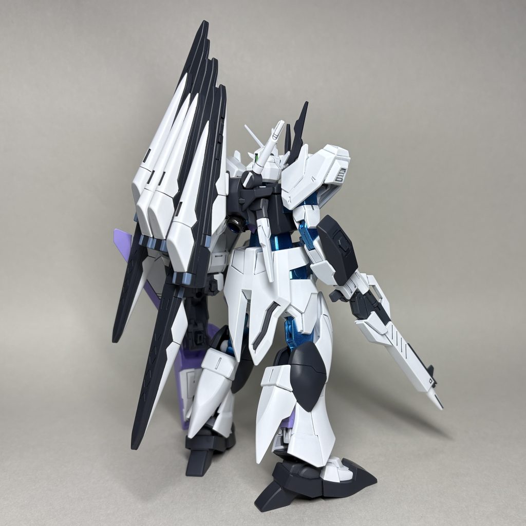 うしろビルドファイターズトライアイランドウォーズ登場の謎の少女のために作ったアリアンコアガンダム2(妄想設定機体)にフェイクνユニットを小改修したものを装備させました。