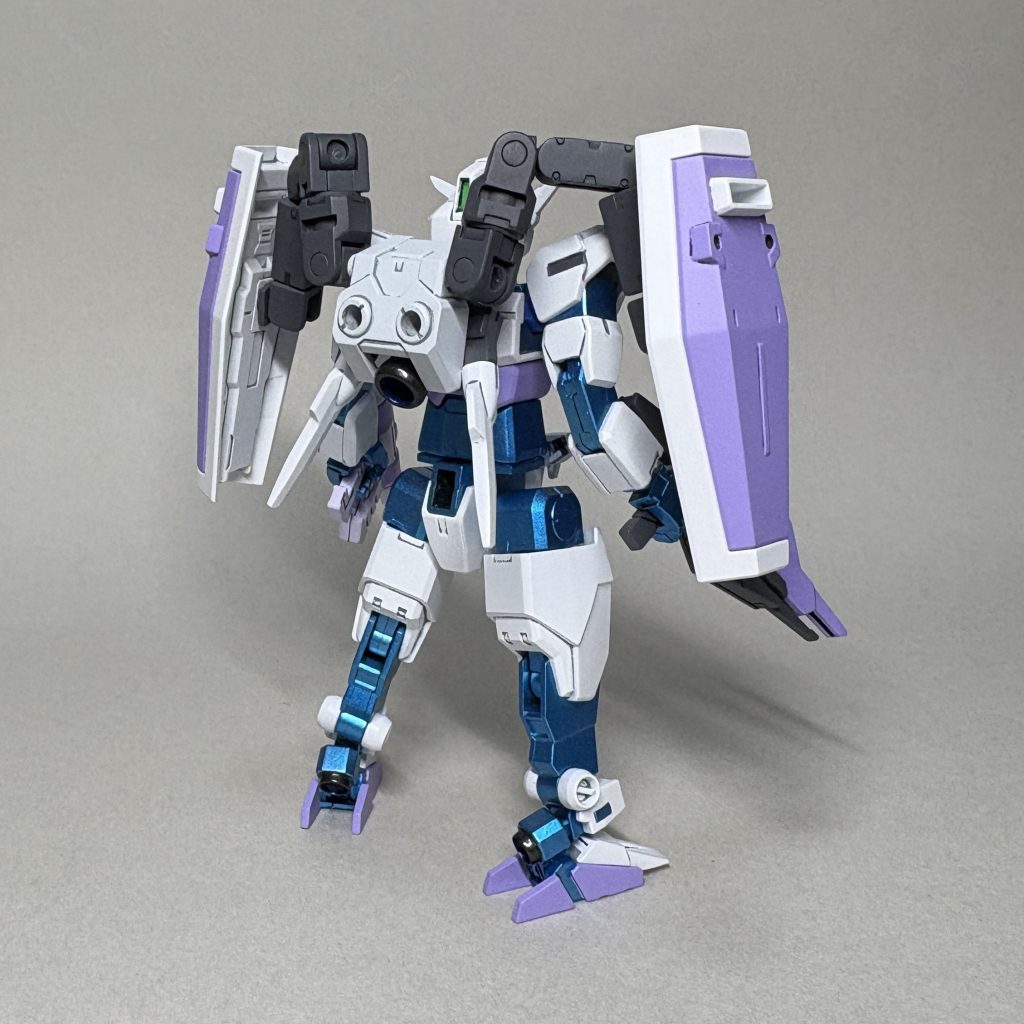 謎の少女用アリアンコアガンダム2(妄想設定機体)です。どこからか調達した機体にアドバンスドRGシステムを導入。ビルドファイターズ/トライ系の装備を付けました。