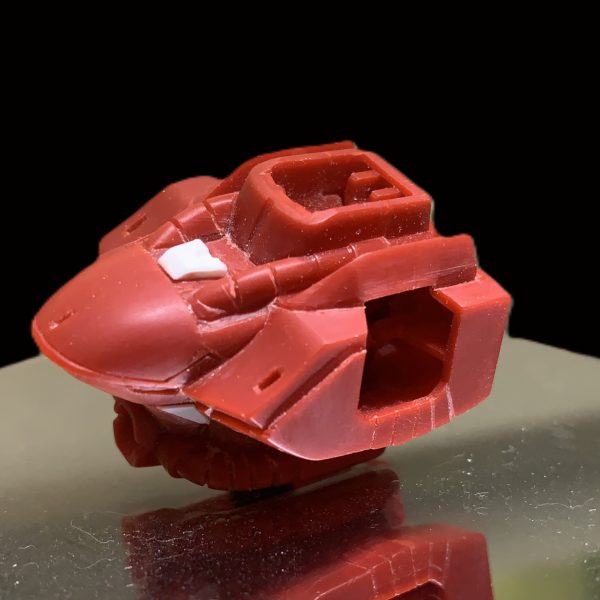 今回は胴体のディティールを追加しています。MGの画像を参考にしながら掘ったり切ったり貼ったりしながら製作しています腰サイドのスラスターはもっとディティールUPすれば良かったかなと思っています。（3枚目）