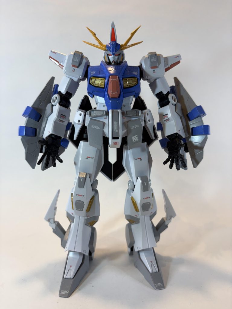 オデュッセウスガンダムの正面です。頭部V字アンテナは少し延長しています。