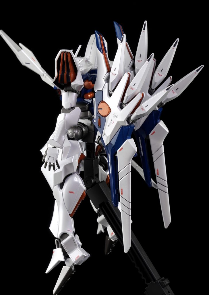 このヴァジュラって装備マジでカッコいいリンコウ（GUNDビット）取り外しできますが、今回の撮影ではしていません