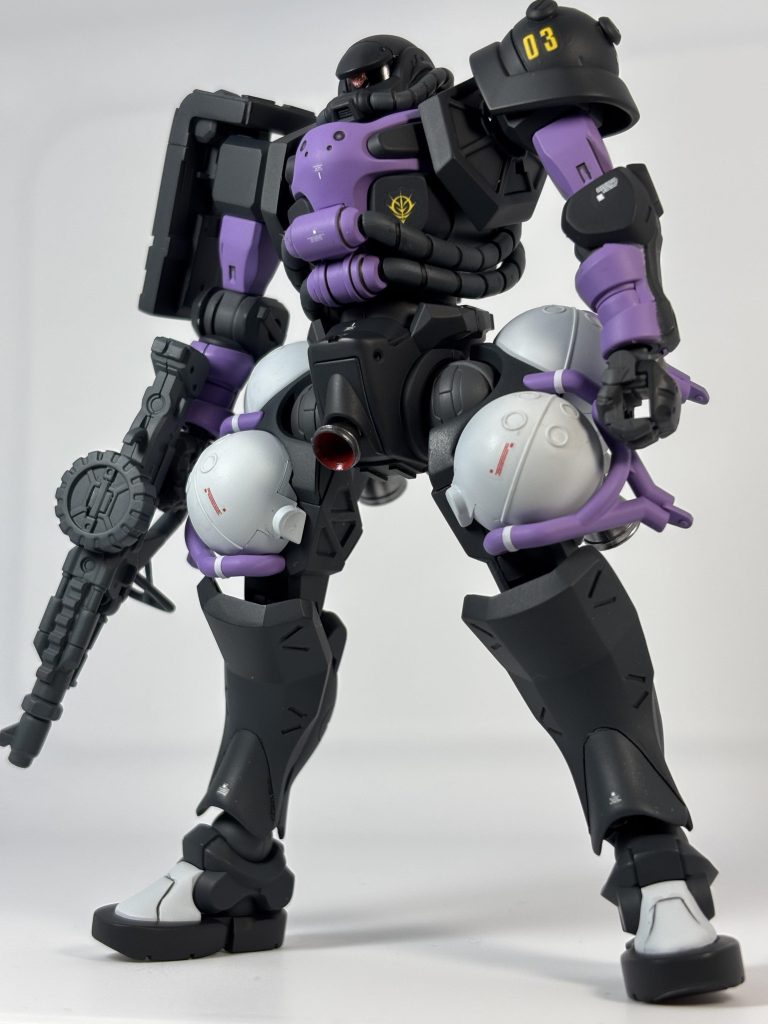 もう少し、デカールを貼っても良かったかも… ガイアが搭乗したとの妄想でナンバリング「03」にしました。